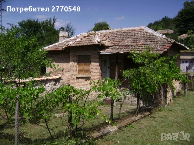 Къща до река, снимка 1