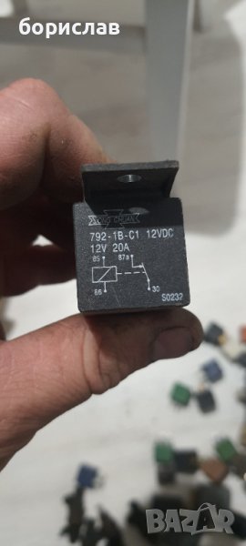 Реле със букса, снимка 1