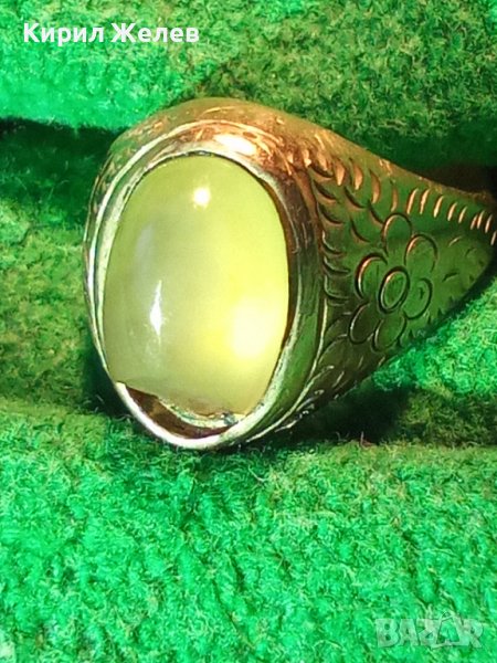 СТАРИНЕН ПОЗЛАТЕН ПРЪСТЕН РЪЧНО с КАЛЕМ ОРНАМЕНТИРАН с НАТУРАЛЕН ЛУНЕН КАМЪК МАЙСТОРСКИ УНИКАТ 21649, снимка 1