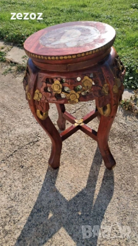 Красива махагонова масичка с мрамор, снимка 2 - Маси - 52121583