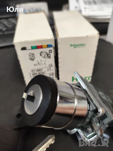 Двупозиционен ключ ф22 мм, със заключване Schneider Electric, XB4 BG61, снимка 3 - Други машини и части - 50563944