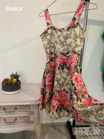 Рокля в размер 38 S/M, снимка 2 - Рокли - 44357035