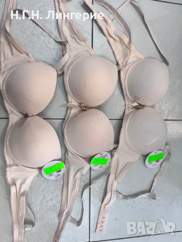 Сутиен със дебели подплънки