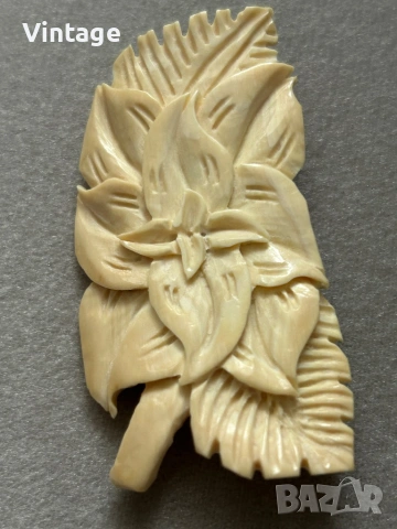 Антикварна брошка изработена от слонова кост , снимка 2 - Антикварни и старинни предмети - 54052711