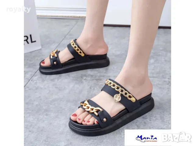 Дамски чехли на платформа с метален аксесоар