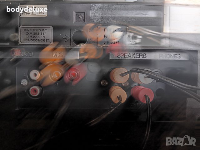 Toshiba RT-7077 радио двукасетъчен, снимка 6 - Радиокасетофони, транзистори - 29038735