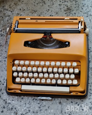 пишеща машина- на латиница , снимка 4 - Антикварни и старинни предмети - 42310537