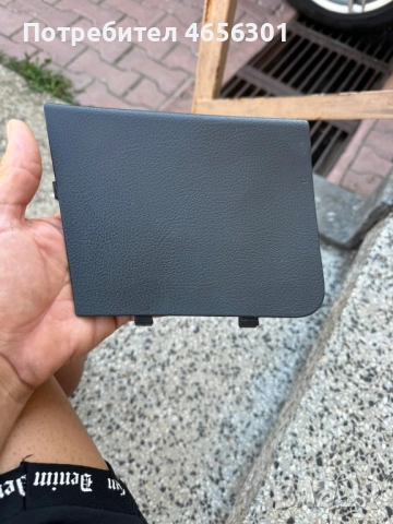 Ляв декоративен капак на 5-та врата на Vw Touran само за 10лв. 1t0867657