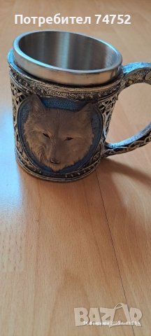Метална чаша с вълк