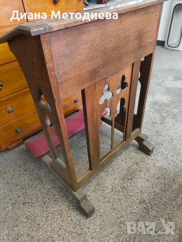 Старинно дървено молитвено бюро от Белгия (prie-dieu)