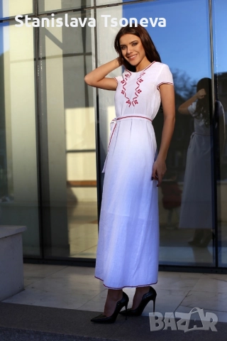 Дълга дамска бяла рокля с шевица , снимка 3 - Рокли - 51762254