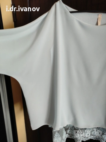 Светло синя шифонена блуза със дантела отдолу , снимка 3 - Тениски - 54095654