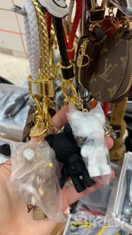 ключодържател loewe louis vuitton prada