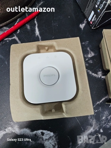 КОНТРОЛНА КОНЗОЛА PHILIPS HUE BRIDGE, снимка 5 - Мрежови адаптери - 53021266