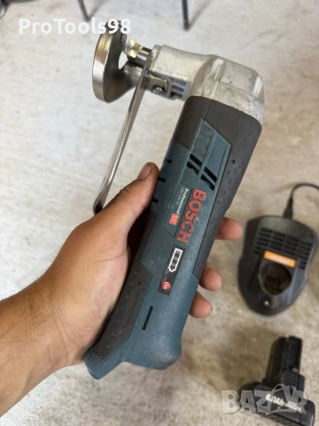 Bosch GSC 12V-3 ножица за ламарина, снимка 2 - Други инструменти - 56154547