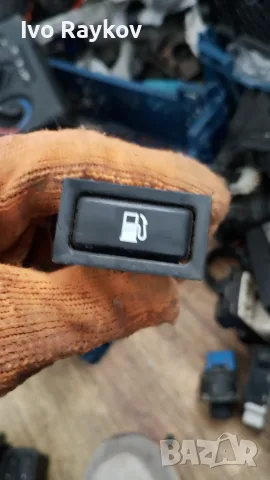 Бутон отваряне резервоар Toyota Avensis II,  156795