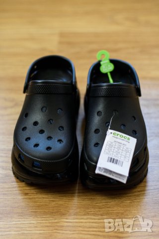 Оригинални платформи Crocs Mega Crush Clog, Черни, Размер 37-40, снимка 2 - Чехли - 42629166