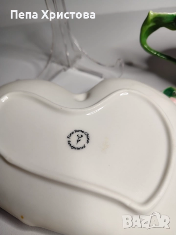 Двоен сет за кафе от китайски костен порцелан с 3Д ефект, снимка 3 - Чаши - 51863007