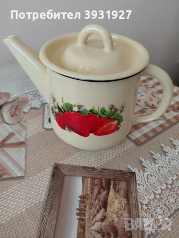 Емайлиран чайник