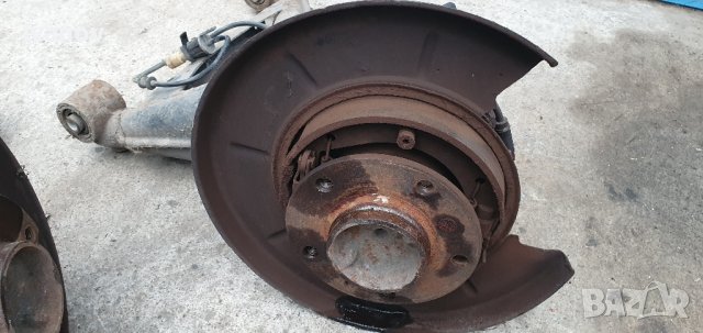 задни носачи за бмв е34 ляв десен шенкел носач лагер главина бмв е 34 33321132329 33321132330, снимка 4 - Части - 42509673