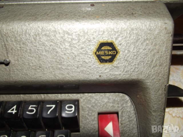 Стара механична сметачна машина (калкулатор) от 50-те години, снимка 2 - Антикварни и старинни предмети - 30216801