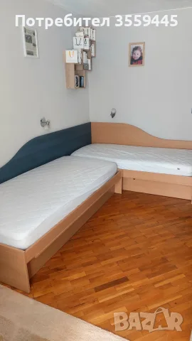 Продавам ъглови легла с подматрачни рамки и матраци