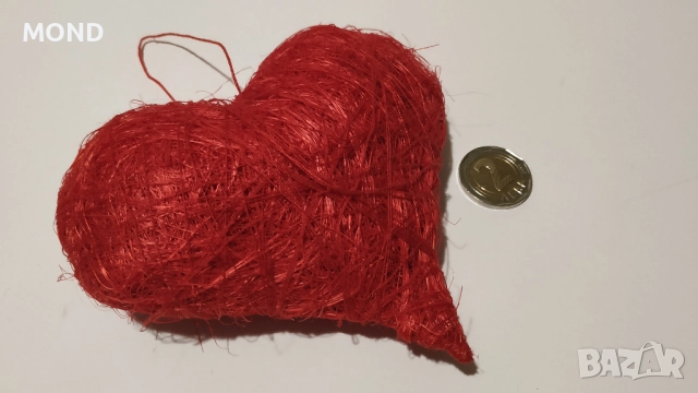 Ръчно изработено сърце от конец