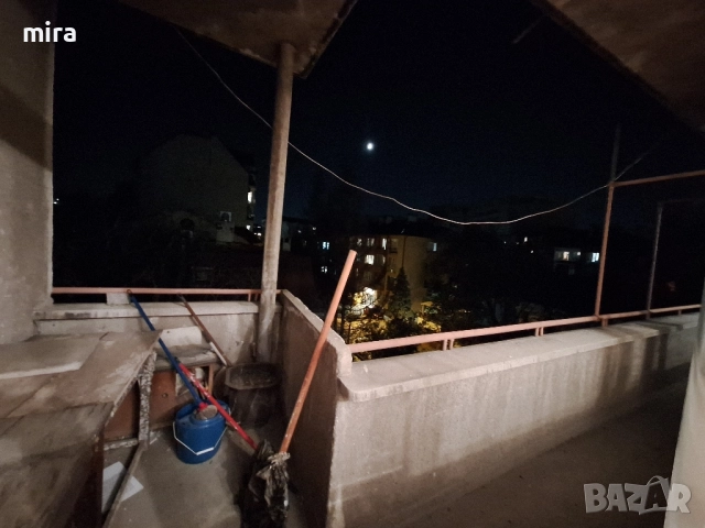 Обзаведена стая Център до метро Театрална, снимка 8 - Стаи под наем - 52219814