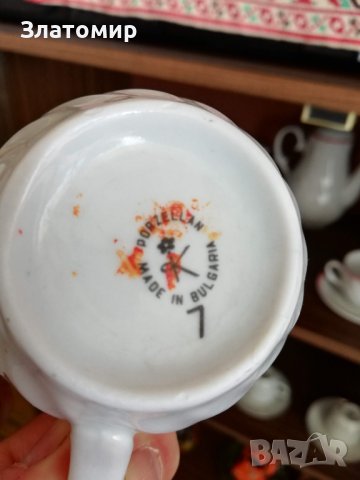 БГ сервиз за кафе с чайник, каничка за мляко и 6 чаши с чинийки, снимка 3 - Сервизи - 37142382