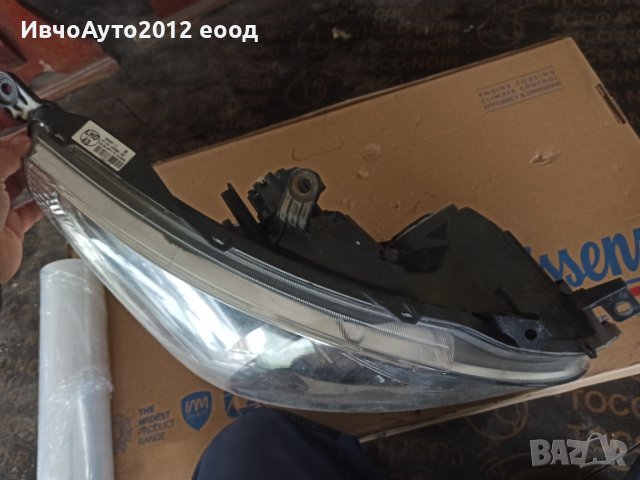 Фар десен оригинален Toyota verso 09-13, снимка 3 - Части - 40389581