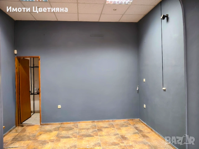 Помещение под наем в ТОП центъра на Нова Загора, снимка 3 - Магазини - 53949477