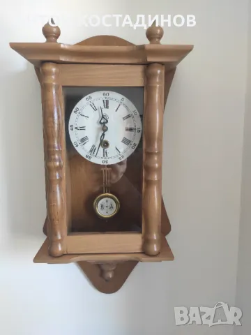 Дървен стенен часовник