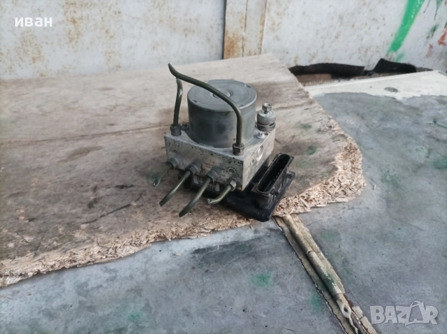 ABS помпа модул за Тойота Айго 1.0 бензин. 68 кс. 2009 год. 