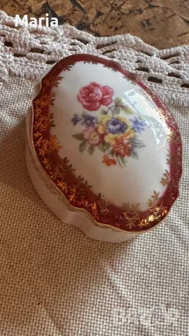 Декоративна винтидж кутийка за бижута от фин порцелан .Маркирано ГДР, снимка 4 - Антикварни и старинни предмети - 49099786