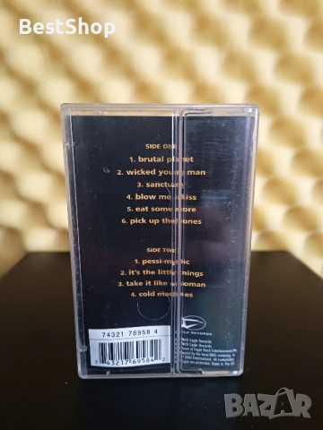 Alice Cooper - Brutal planet, снимка 2 - Аудио касети - 53337599