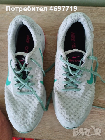 Летни маратонки Nike renew 38 номер, снимка 4 - Маратонки - 54252909