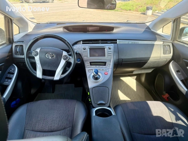 Toyota Prius, снимка 6 - Автомобили и джипове - 54303821