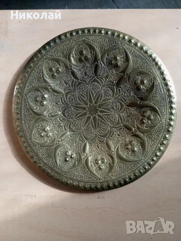 Старинна ръчно кована медна чиния 