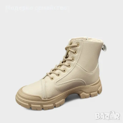 Дамски боти с връзки и цип в бежаво , снимка 2 - Дамски боти - 47507782