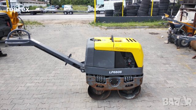 Валяк двуосен 765 кг под НАЕМ от Рентекс София, снимка 1