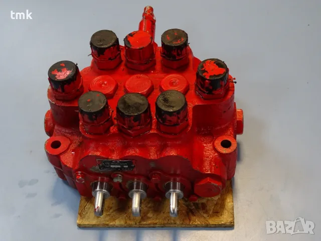 Хидравличен разпределител USSR тип 09.1800.000 directional control valve