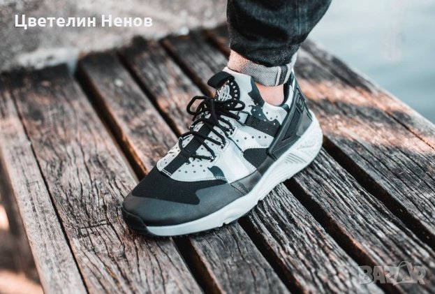 маратонки Nike Air Huarache Utility номер 44 , снимка 3 - Маратонки - 31415932