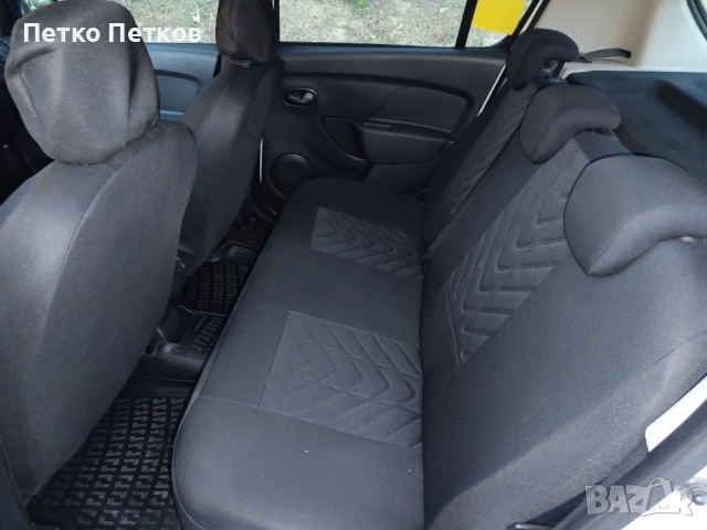 Дачия Сандеро, снимка 9 - Автомобили и джипове - 52487572
