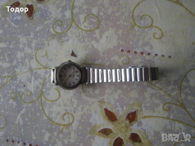 Дамски кварцов немски часовник Роланд, снимка 4 - Дамски - 29405114