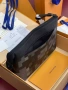 Чанта Louis Vuitton Takeoff Pouch, снимка 7