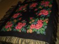 Винтидж Руски дамски голям квадратен черен шал на цветя, снимка 3