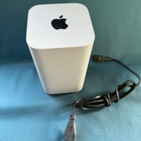 Рутер Apple AirPort Extreme A1521 EMC 2703 (6th Gen) Wireless Router , снимка 1 - Рутери - 44710218