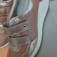 Дамски обувки нови , снимка 2 - Маратонки - 38226089