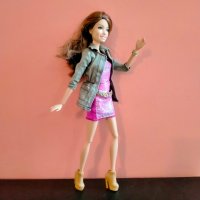 Колекционерска кукла Teresa Barbie Style Тереза Барби CFM78, снимка 7 - Колекции - 40619590