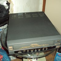 Продавам video cassette player JVC HR-P7A, снимка 3 - Плейъри, домашно кино, прожектори - 42897749